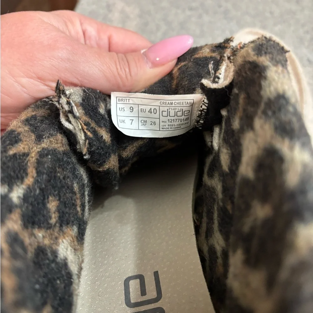 Hey Dude Cream Loafers with Leopard Print - Picture 6 of 6